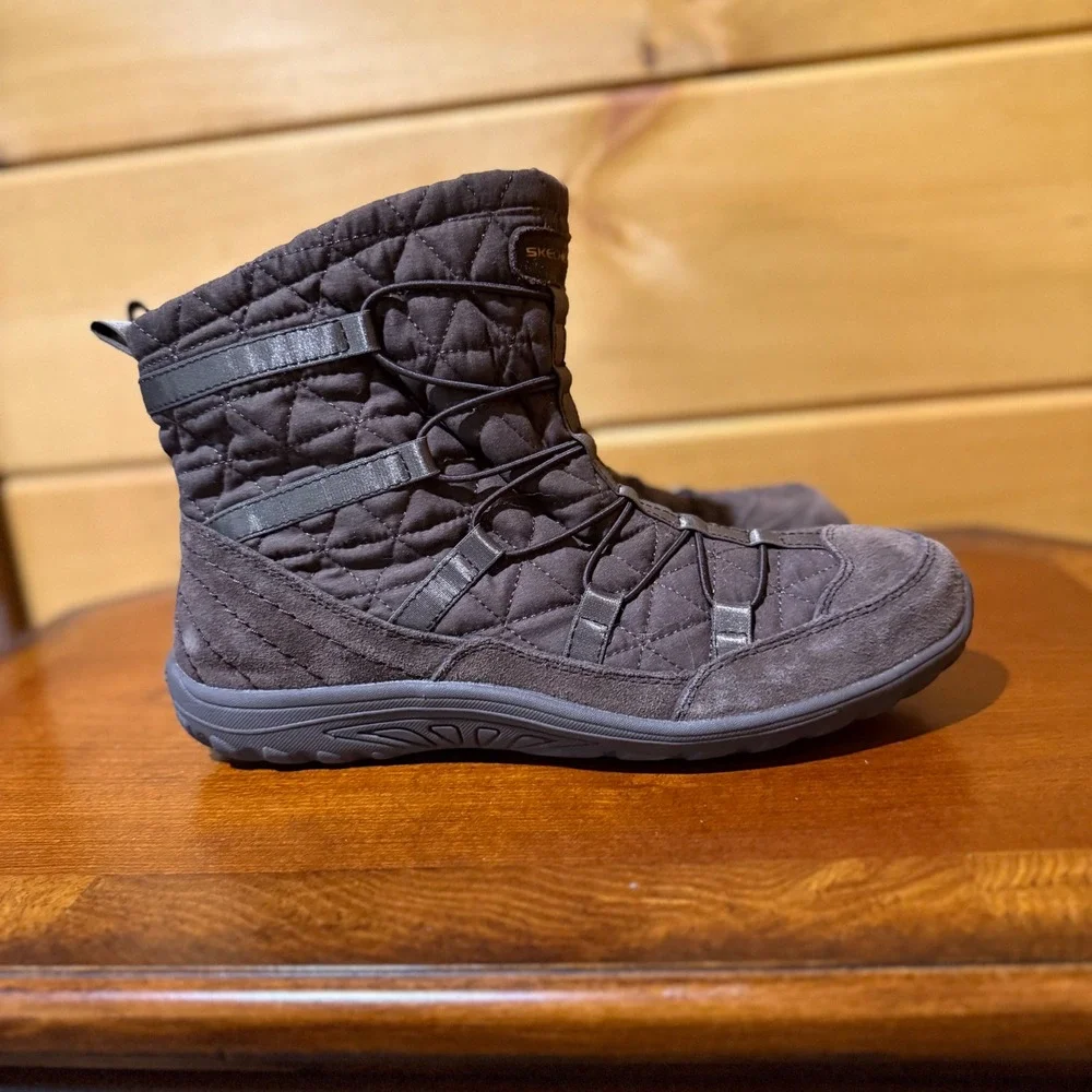 Skechers Relaxed Fit Chocolate Brown Quilted Faux Fur Winter Boots Womens 9